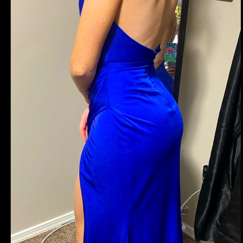 gorgeous royal blue prom dress